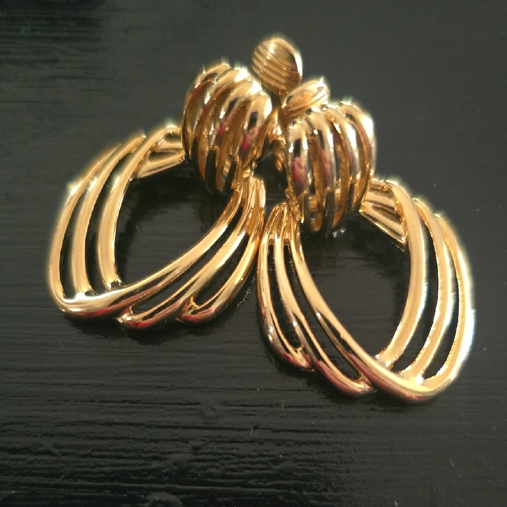 Elegant Gold-Tone Women's Clip On Earrings